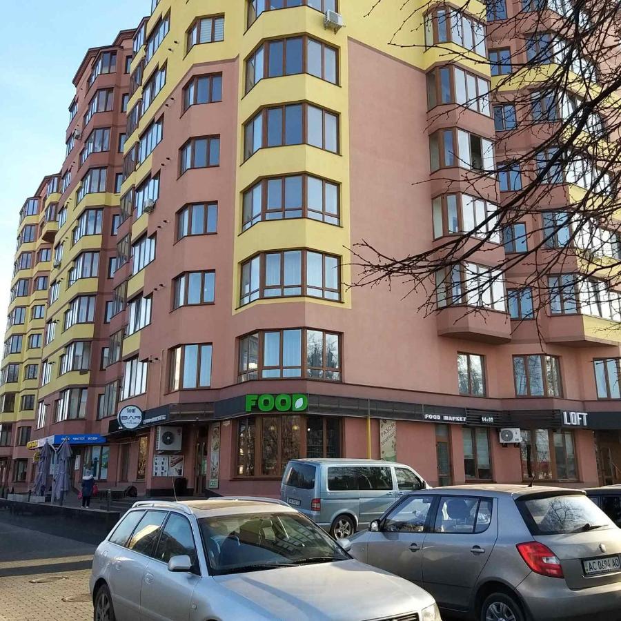 Apartamento Новобудова Центр Lutsʼk Exterior foto