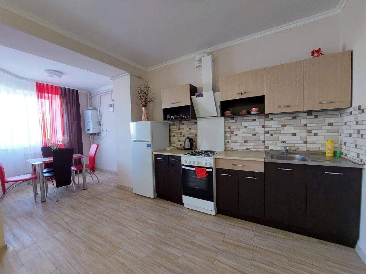 Apartamento Новобудова Центр Lutsʼk Exterior foto