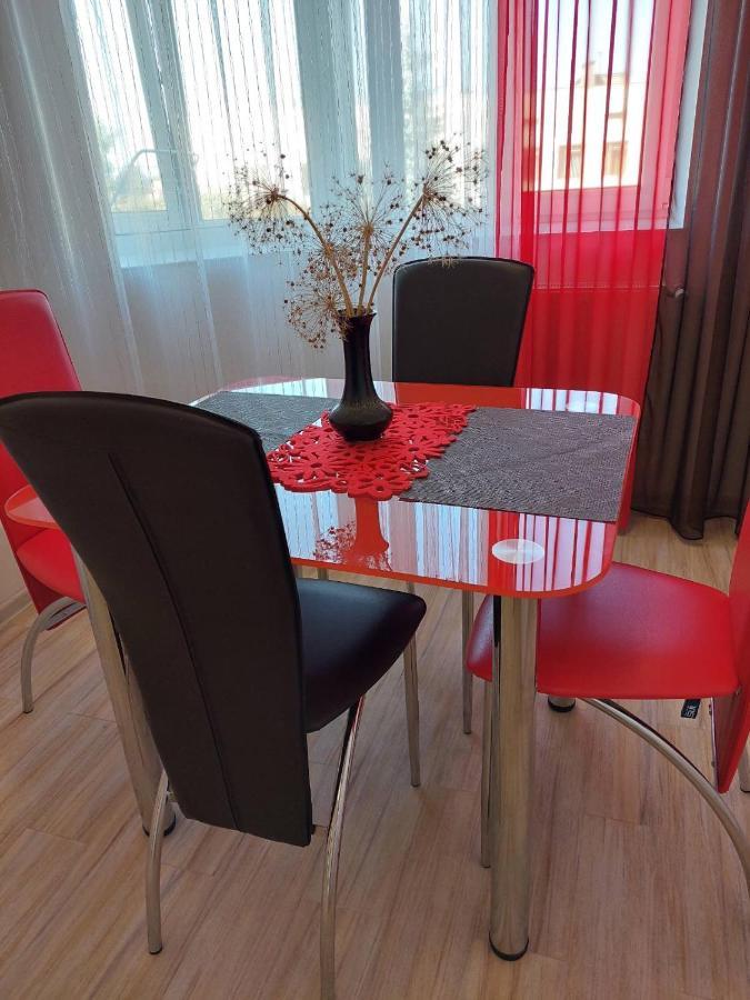 Apartamento Новобудова Центр Lutsʼk Exterior foto