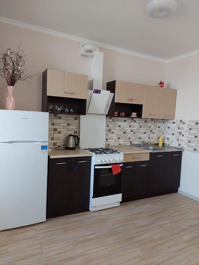 Apartamento Новобудова Центр Lutsʼk Exterior foto