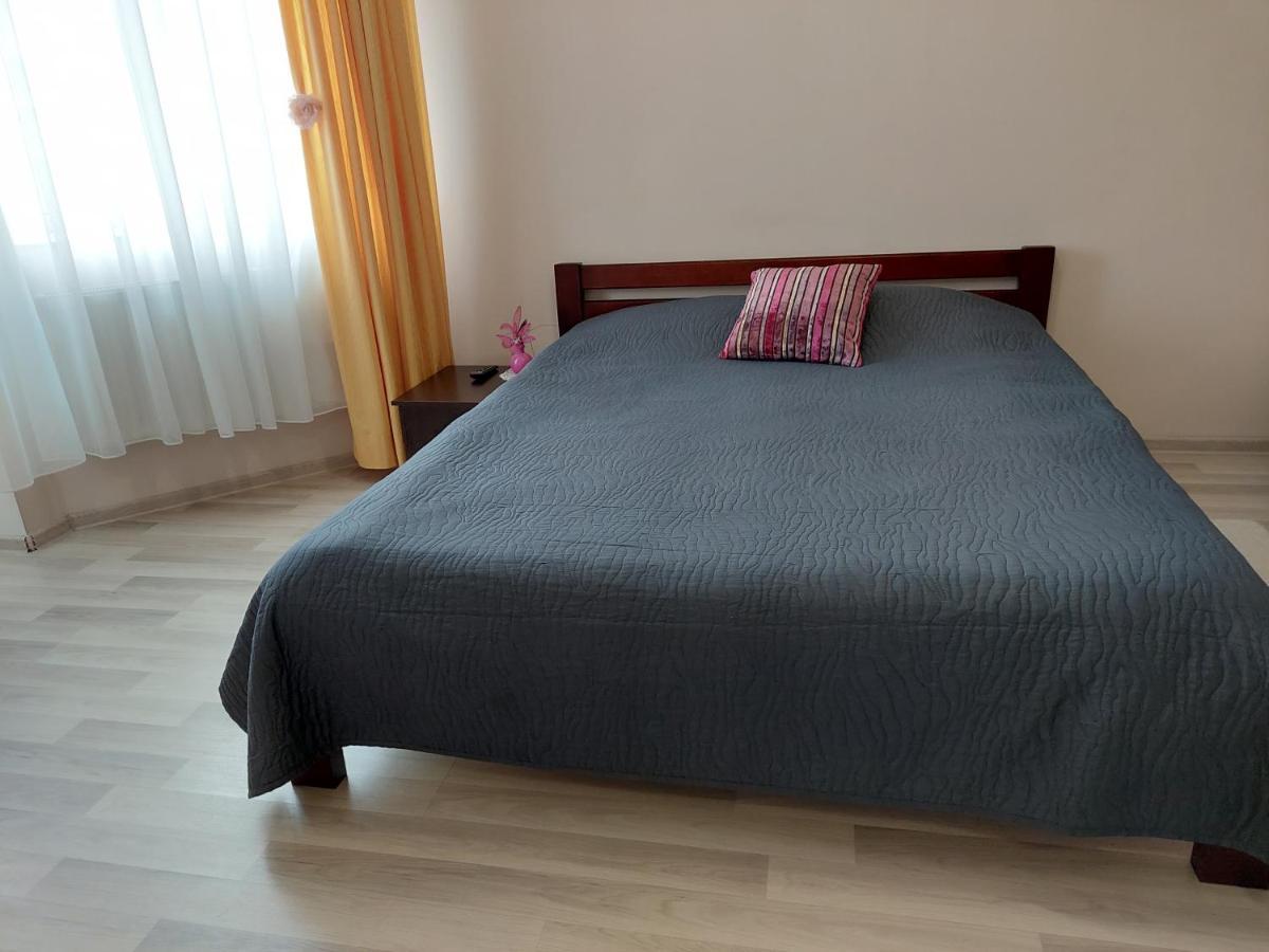 Apartamento Новобудова Центр Lutsʼk Exterior foto