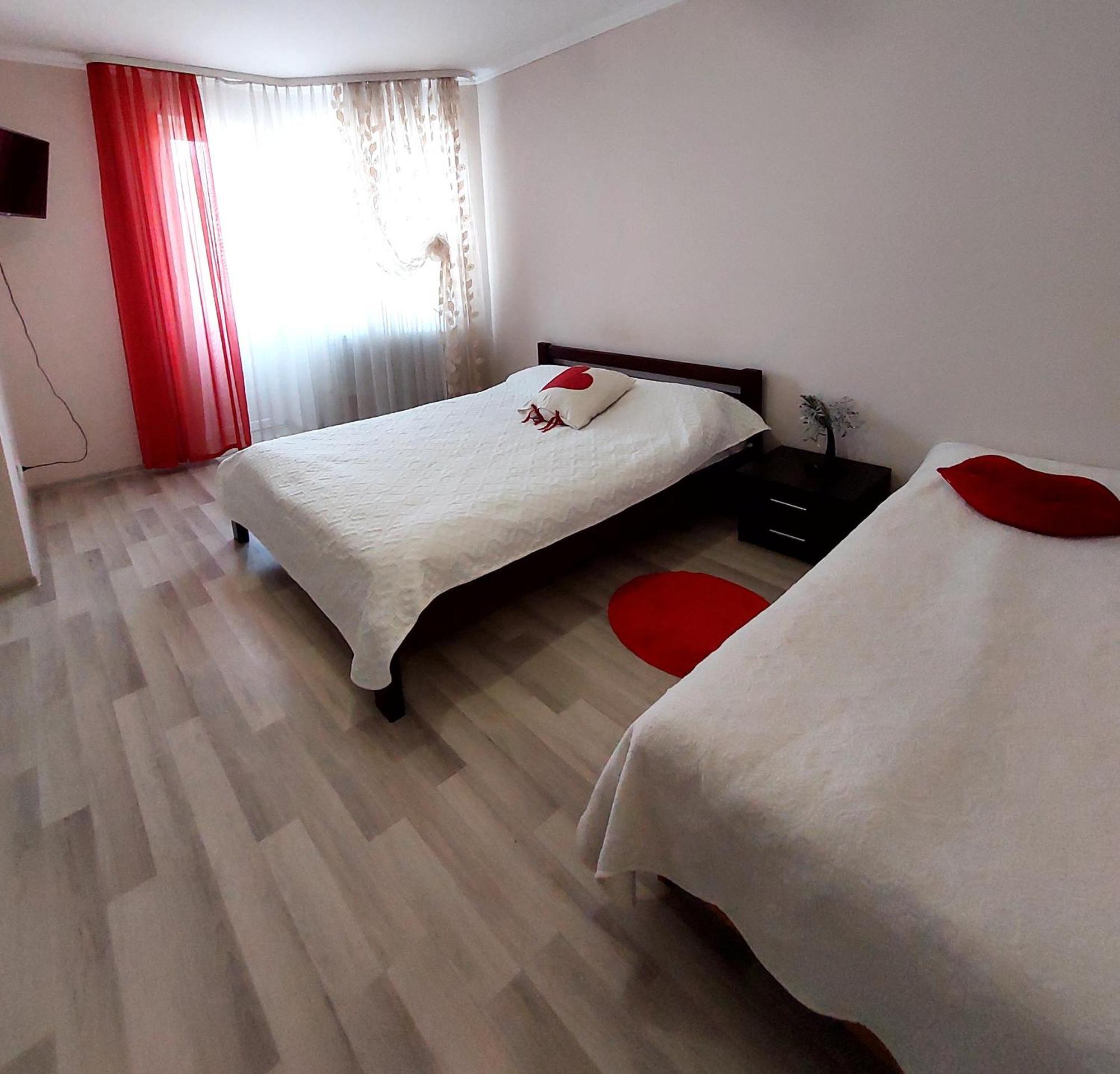Apartamento Новобудова Центр Lutsʼk Exterior foto