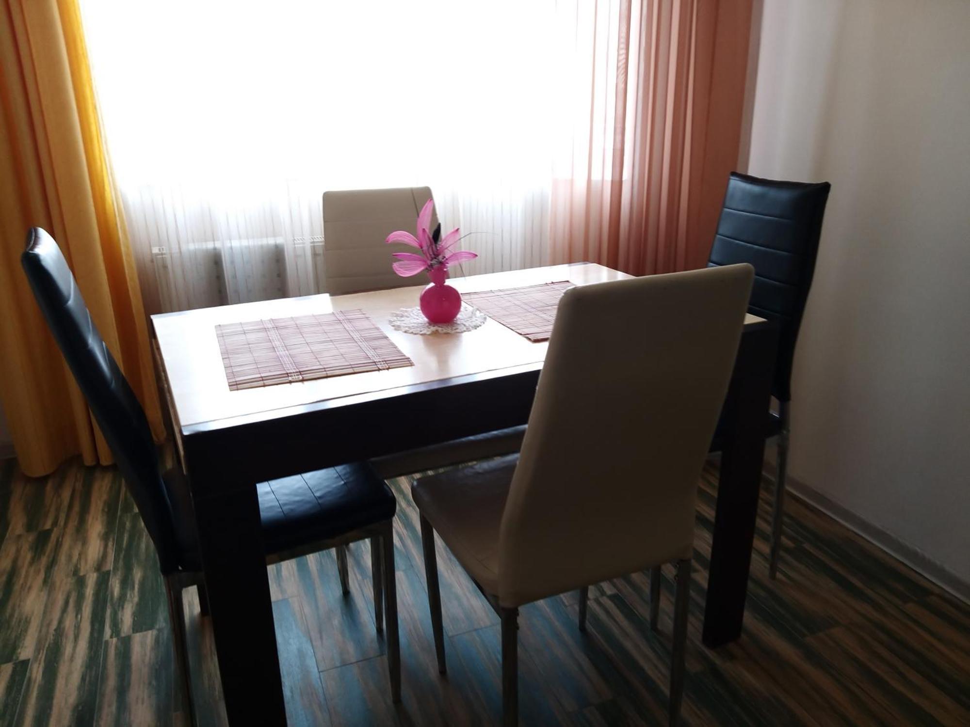 Apartamento Новобудова Центр Lutsʼk Habitación foto