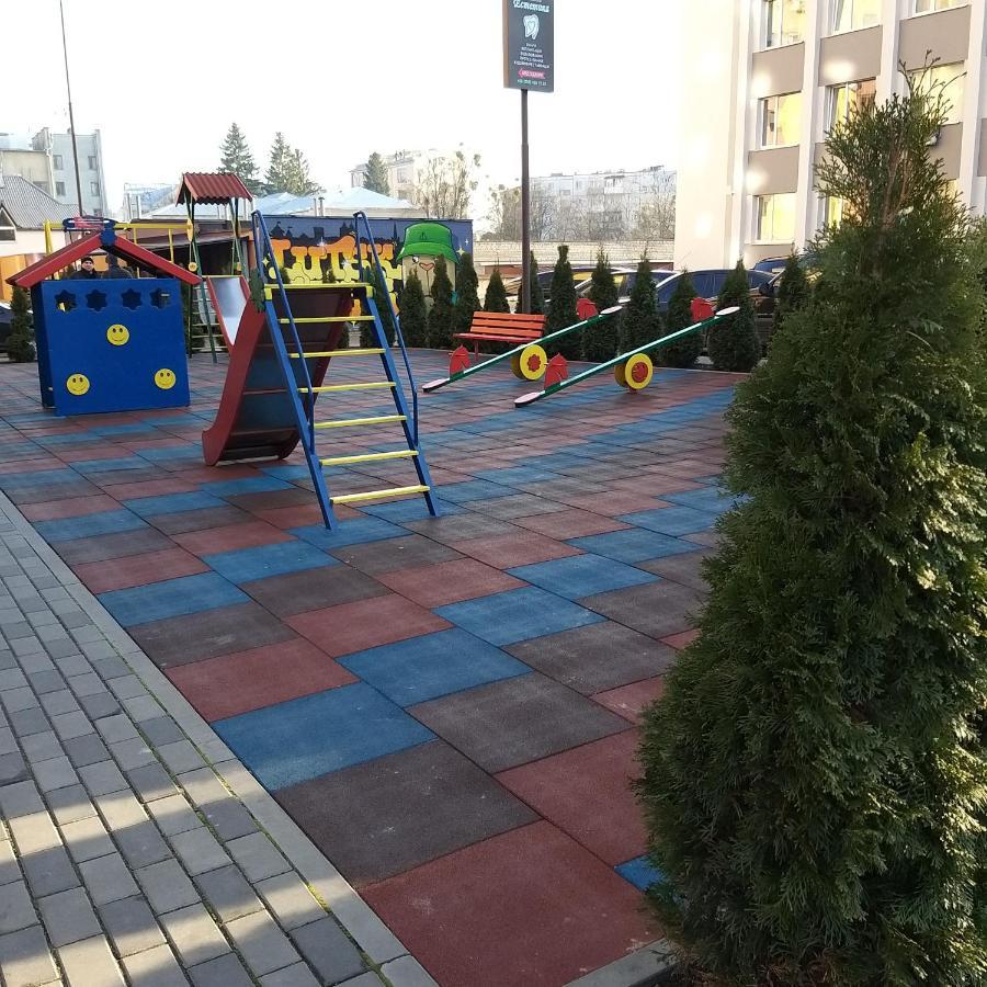 Apartamento Новобудова Центр Lutsʼk Exterior foto